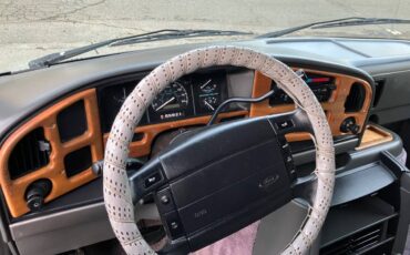 Ford-e150-conversion-van-1995-silver-10