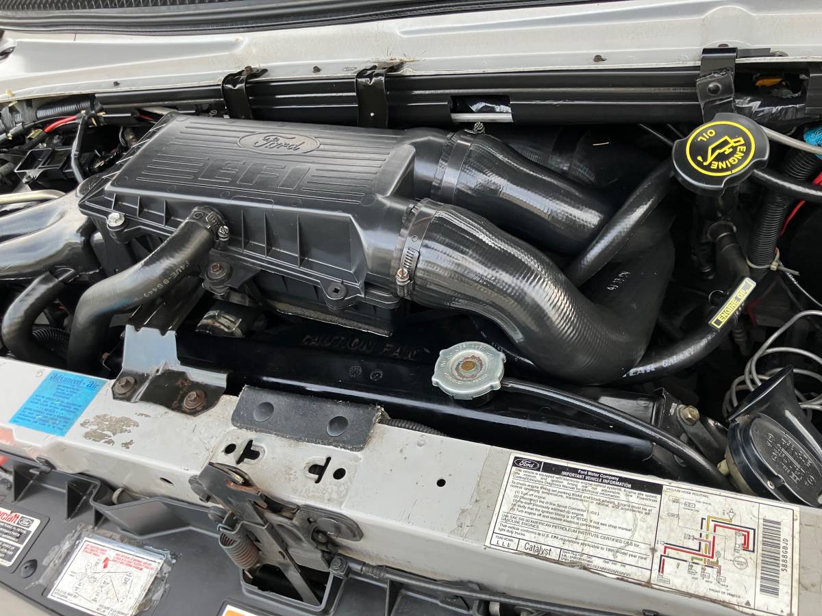 Ford-e150-conversion-van-1995-silver-11