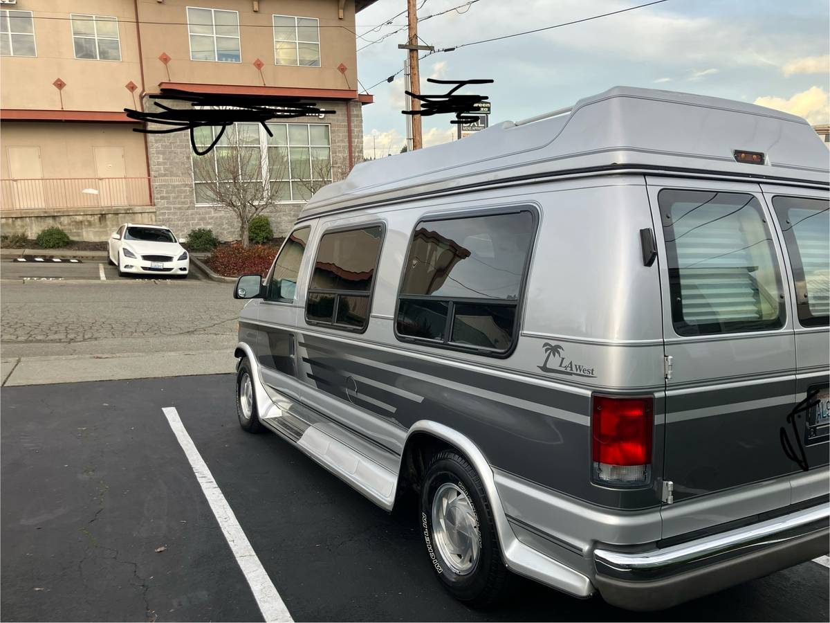 Ford-e150-conversion-van-1995-silver-12