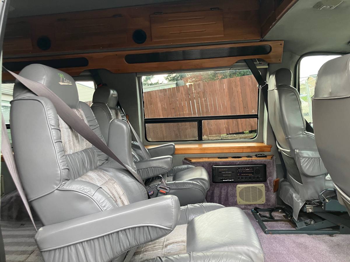 Ford-e150-conversion-van-1995-silver-4