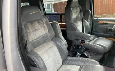 Ford-e150-conversion-van-1995-silver-8