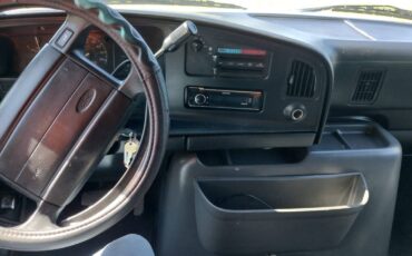 Ford-e150-van-white-1995-white-15