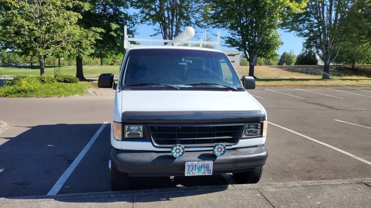 Ford-e150-van-white-1995-white-18