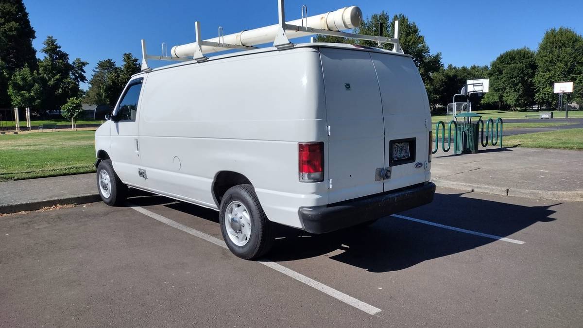 Ford-e150-van-white-1995-white-9