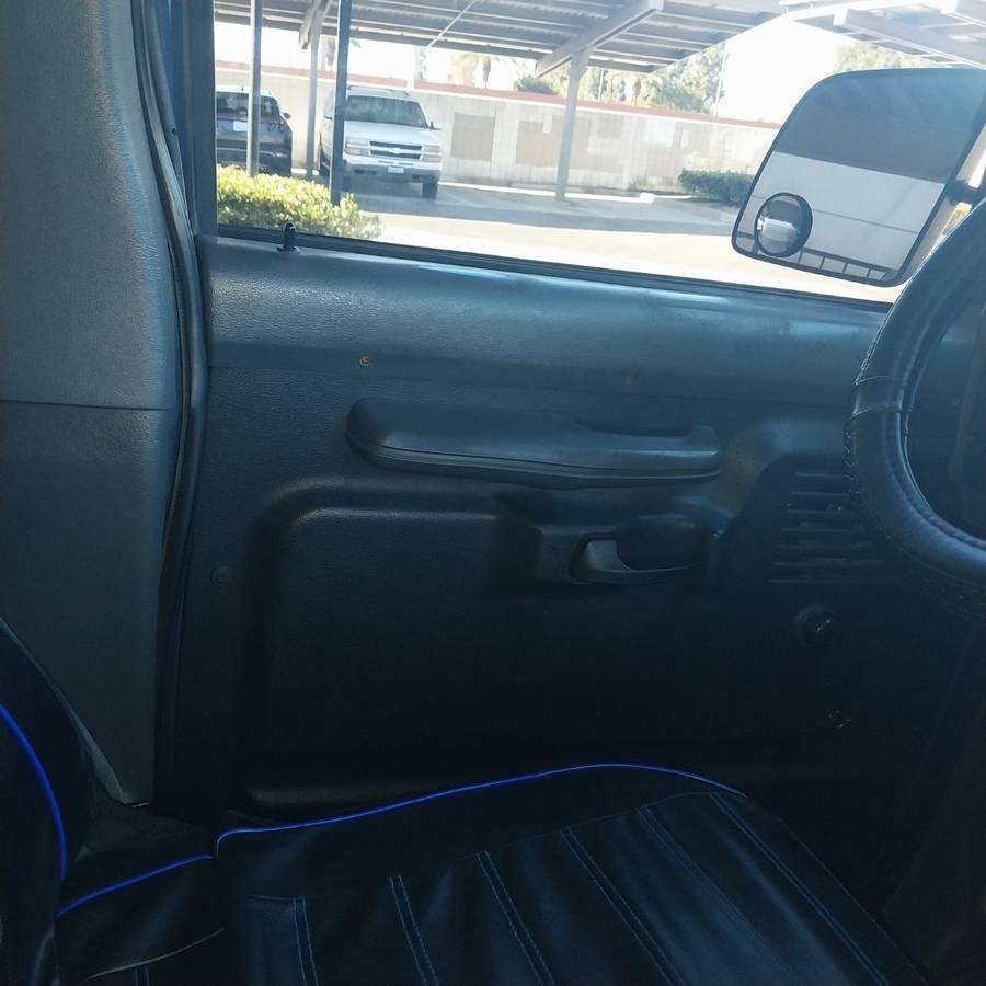 Ford-e350-15-passenger-van-1996-4