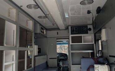 Ford-e350-diesel-1995-white-2