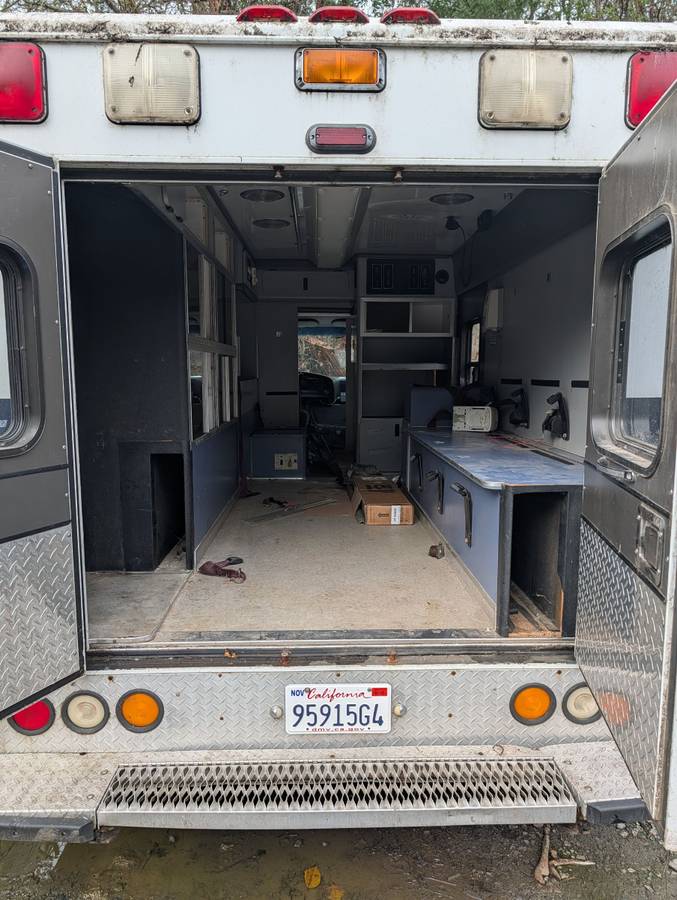 Ford-e350-diesel-1995-white-3