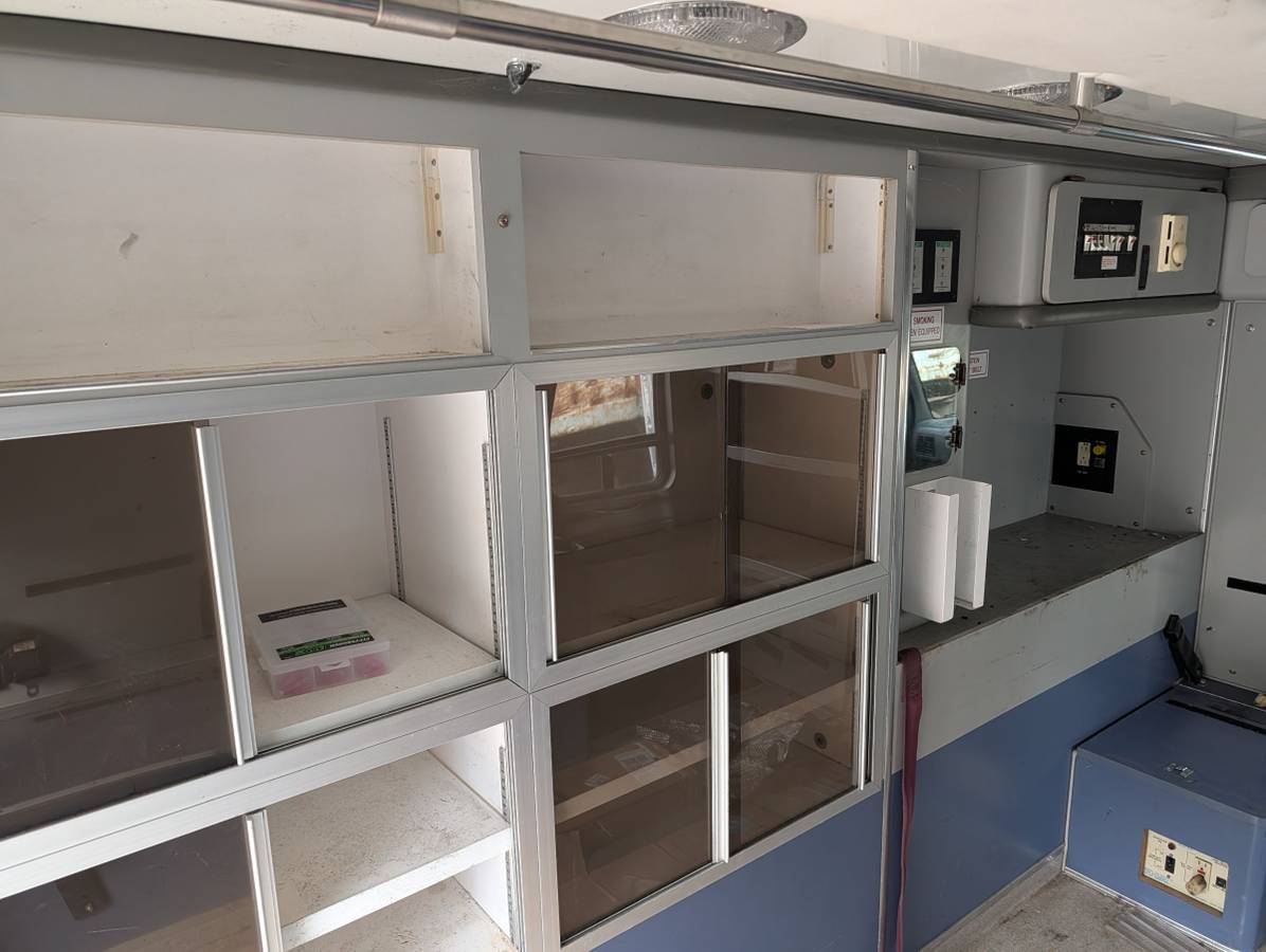 Ford-e350-diesel-1995-white-4