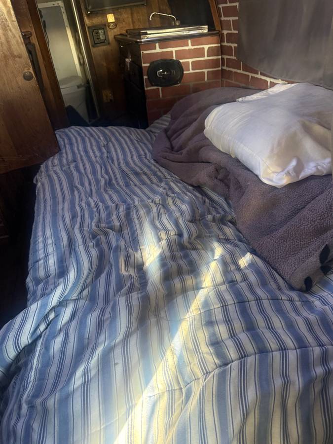 Ford-e350-econoline-van-1986-black-10