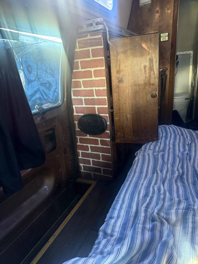 Ford-e350-econoline-van-1986-black-11