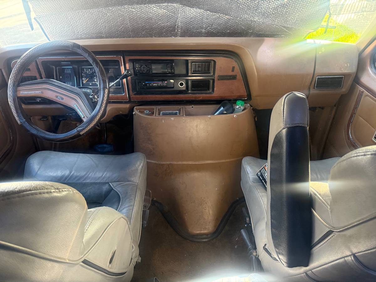 Ford-e350-econoline-van-1986-black-16
