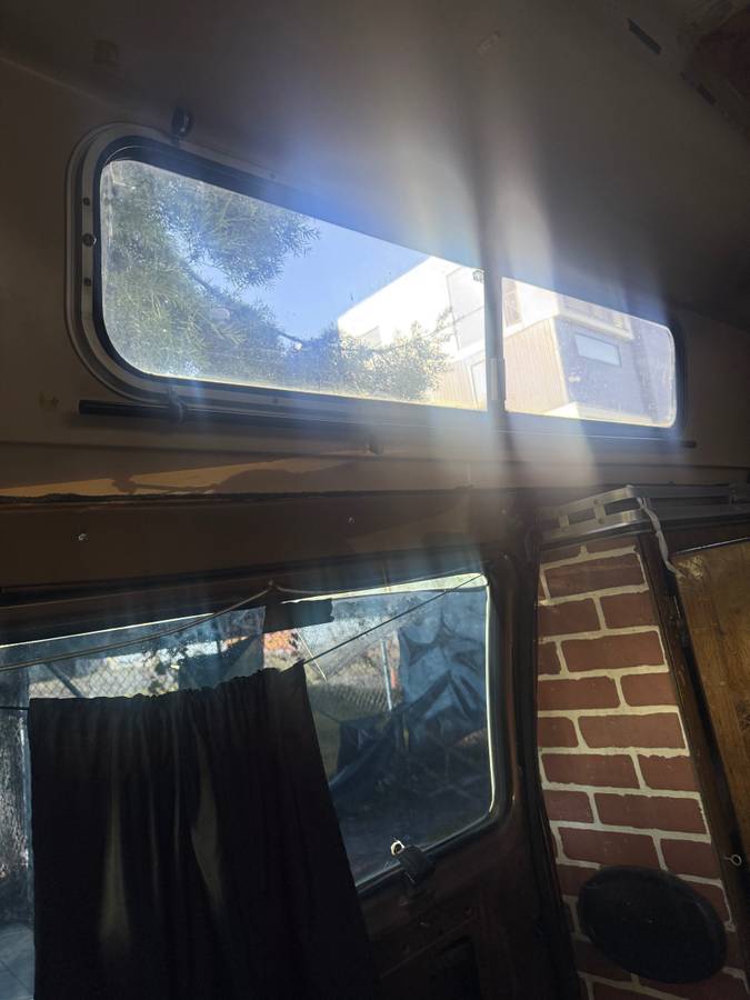 Ford-e350-econoline-van-1986-black-6