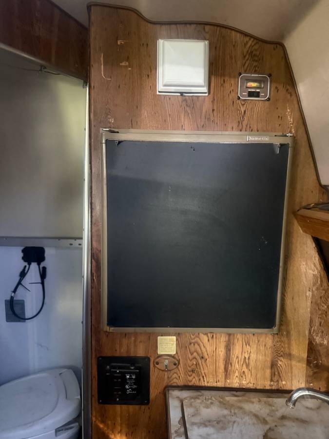 Ford-e350-econoline-van-1986-black-7