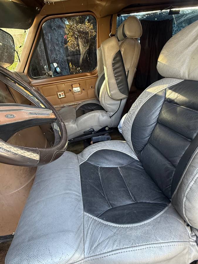 Ford-e350-econoline-van-1986-black-8