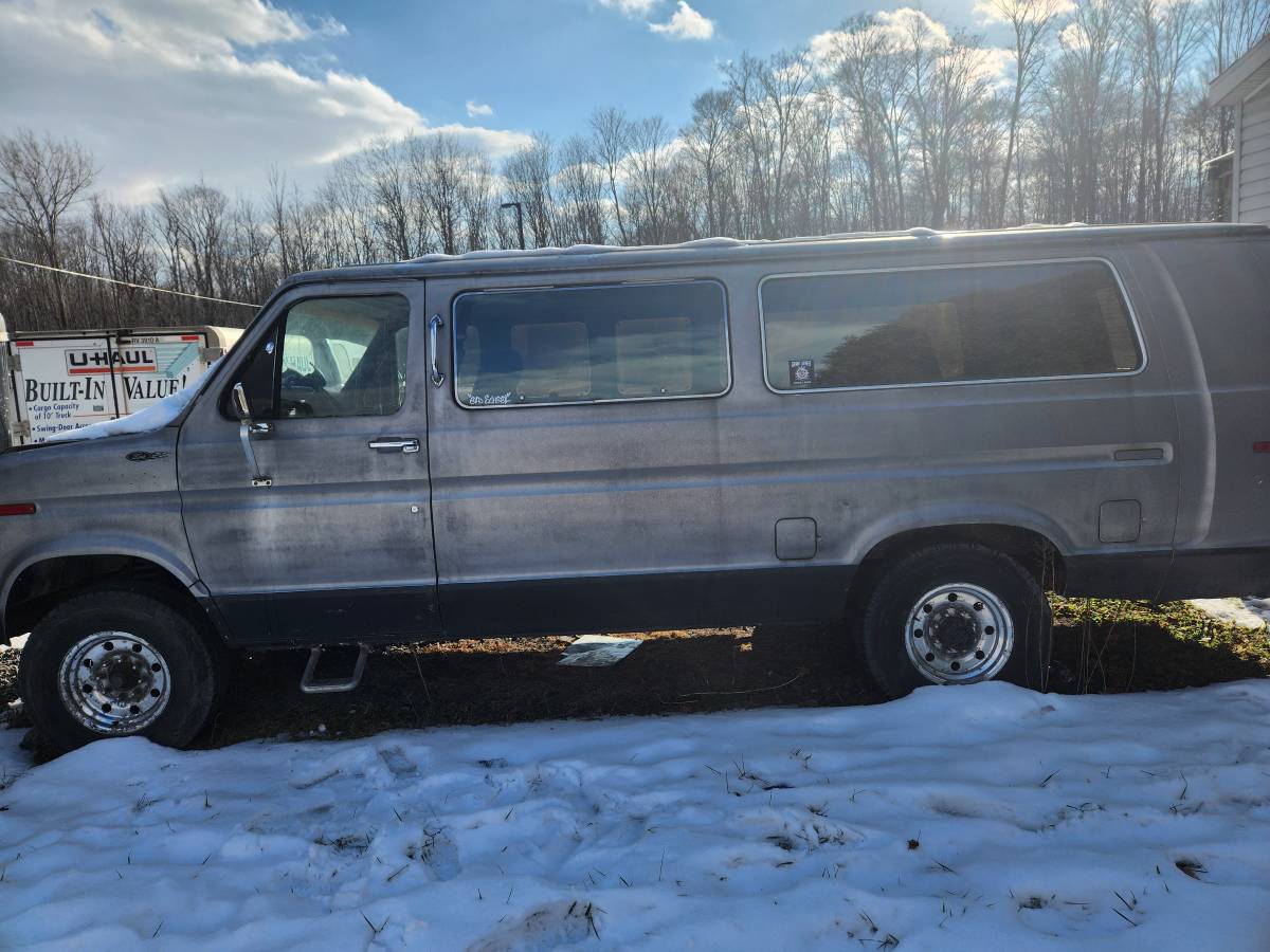 Ford-e350-econoline-van-1990-silver-1