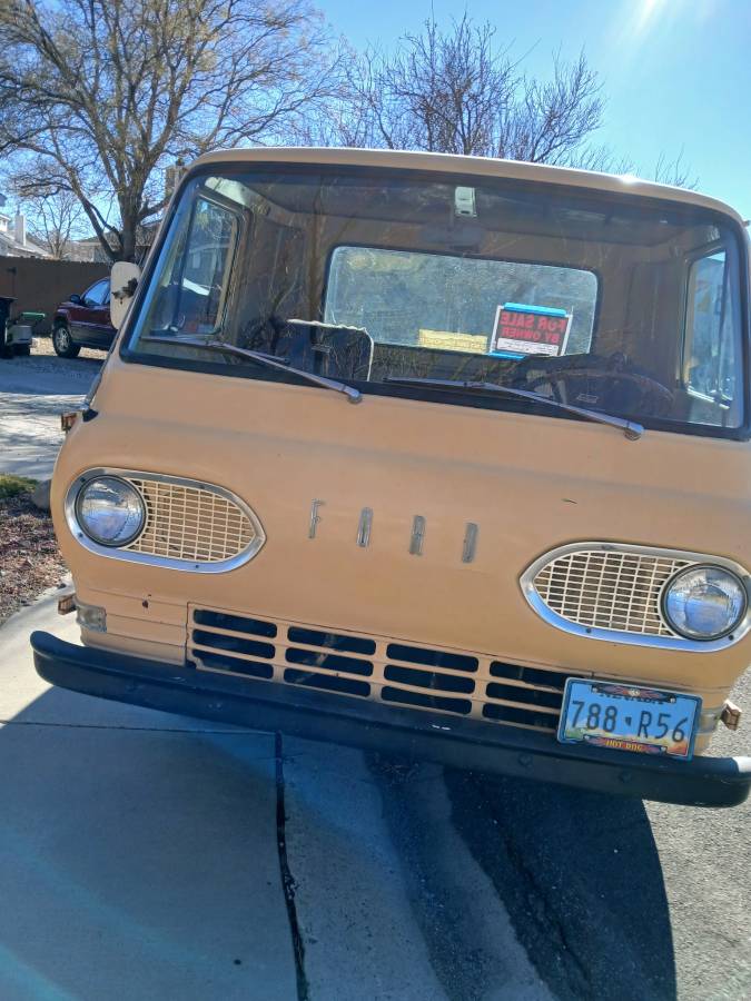 Ford-econoline-1961-yellow-1