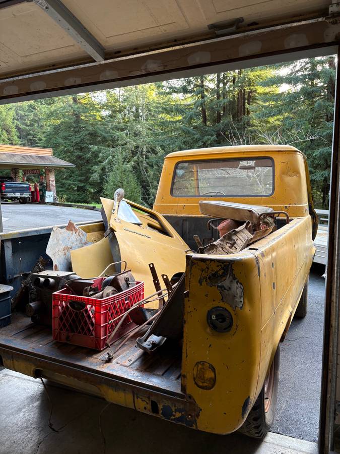 Ford-econoline-1963-yellow-4