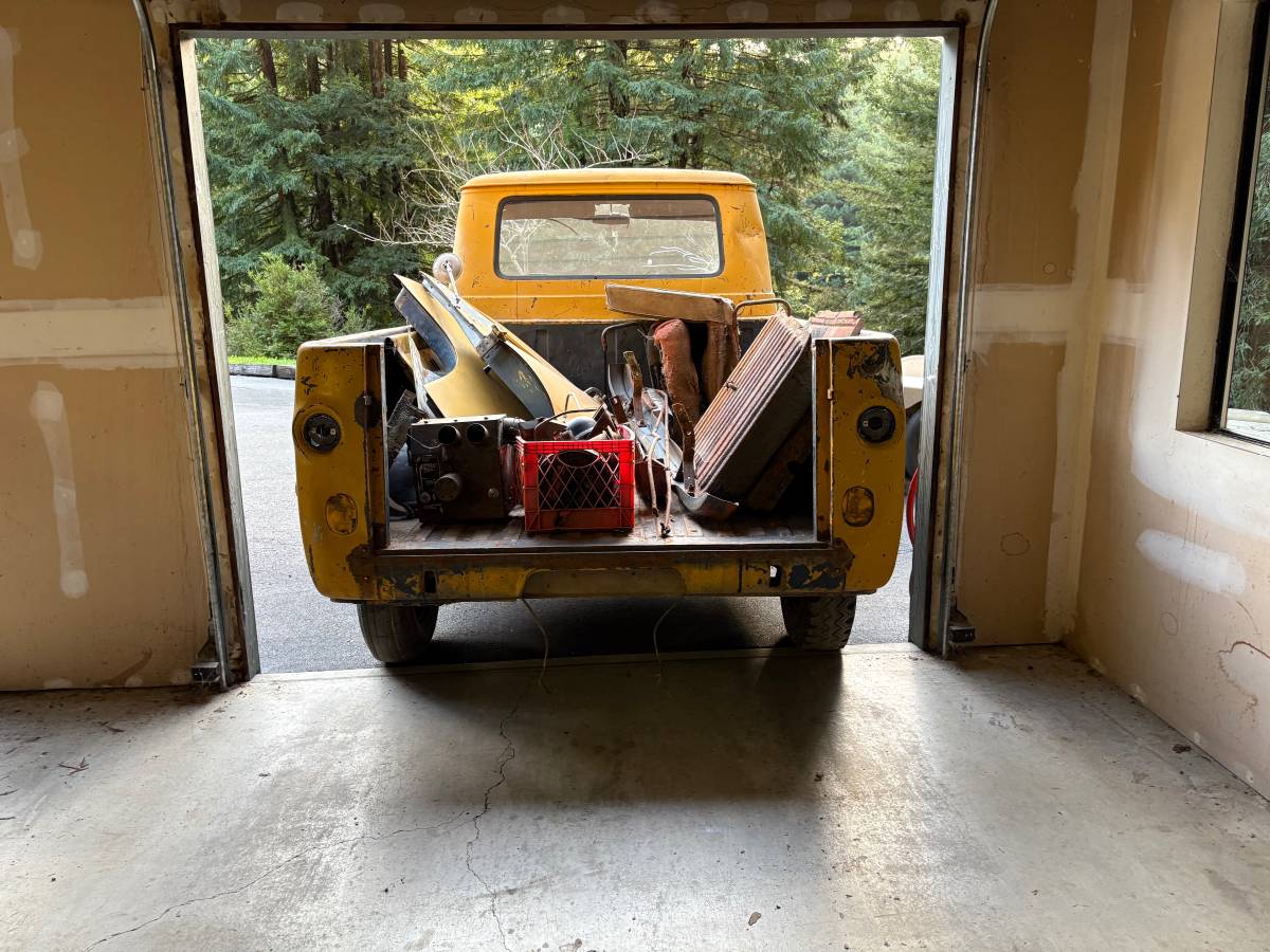 Ford-econoline-1963-yellow-5