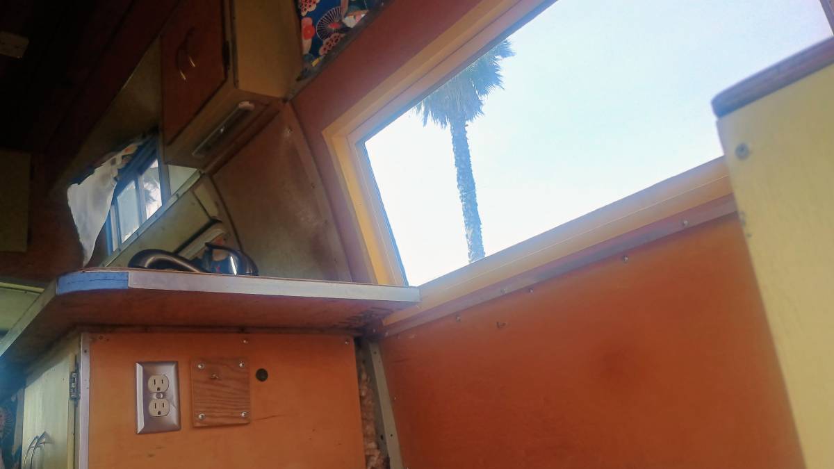 Ford-econoline-1969-13