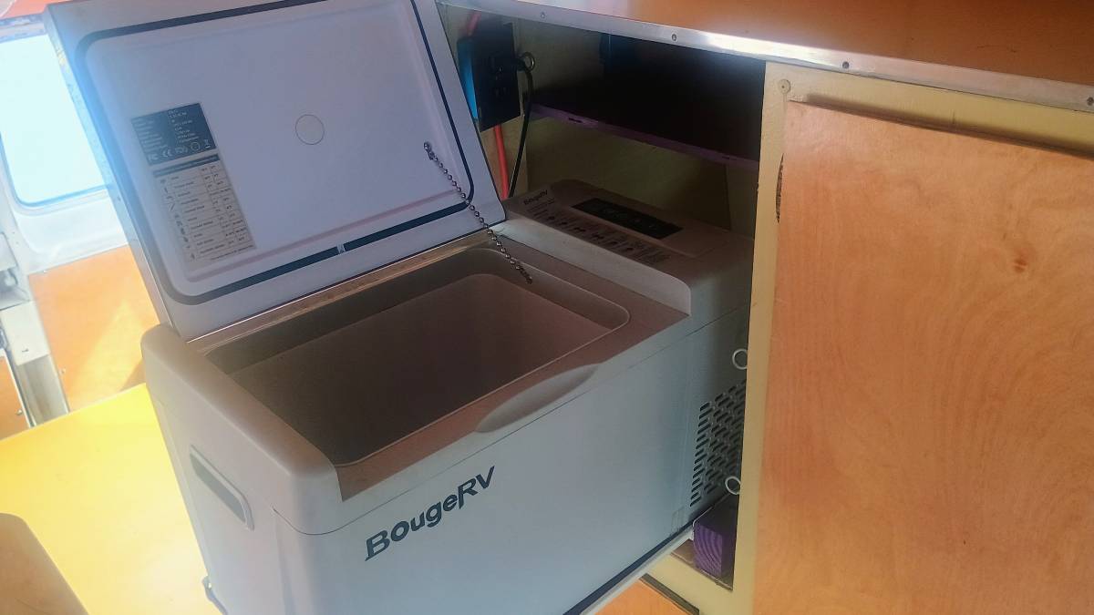 Ford-econoline-1969-18