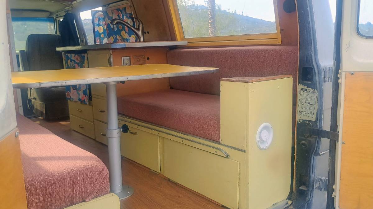 Ford-econoline-1969-7