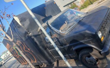 Ford-econoline-1986-black-1