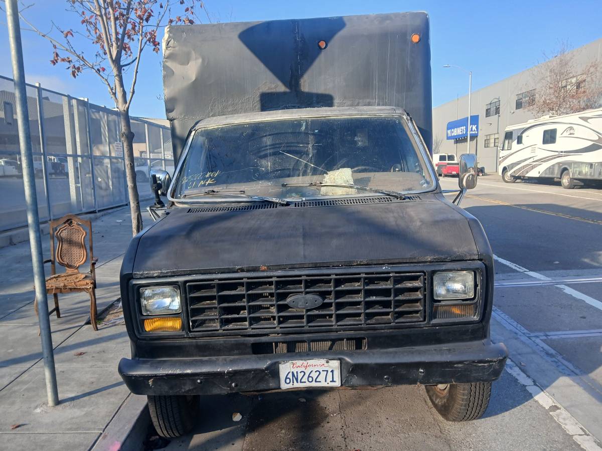 Ford-econoline-1986-black-2