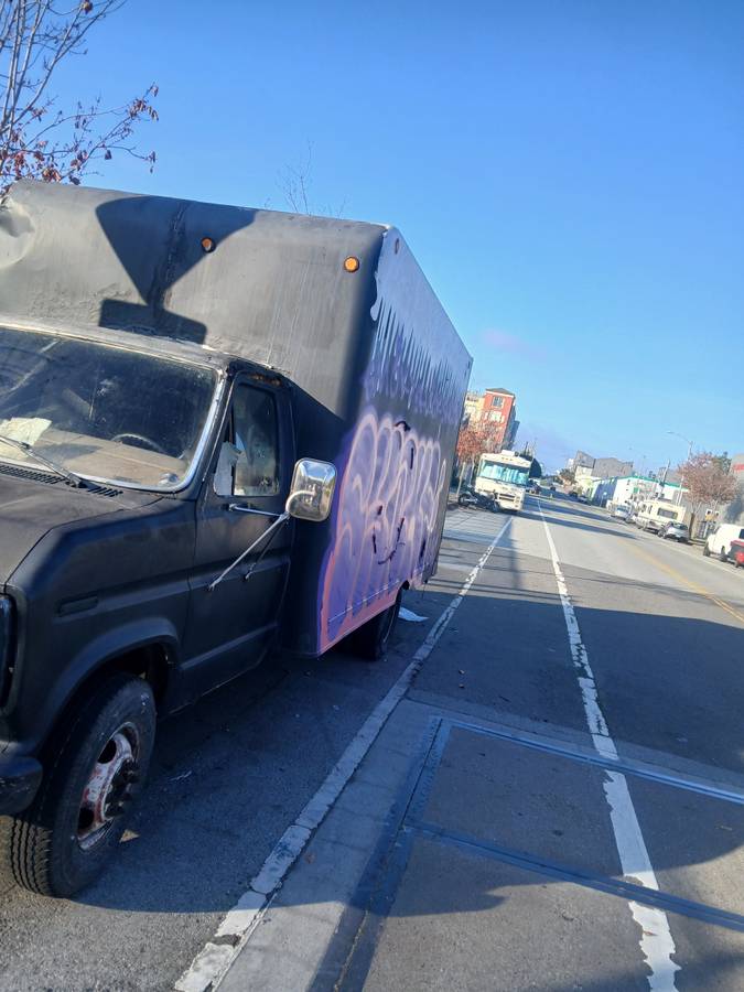 Ford-econoline-1986-black-3