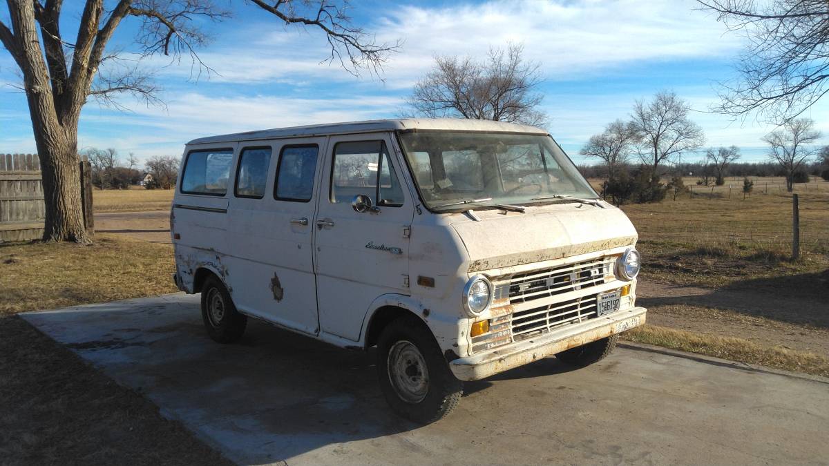 Ford-econoline-cargo-van-1973-white-1