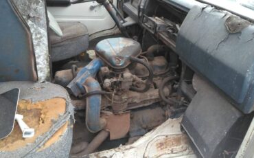 Ford-econoline-cargo-van-1973-white-2