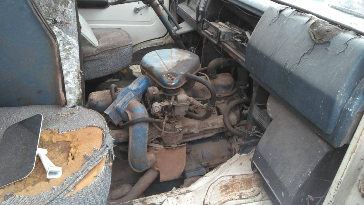 Ford-econoline-cargo-van-1973-white-2