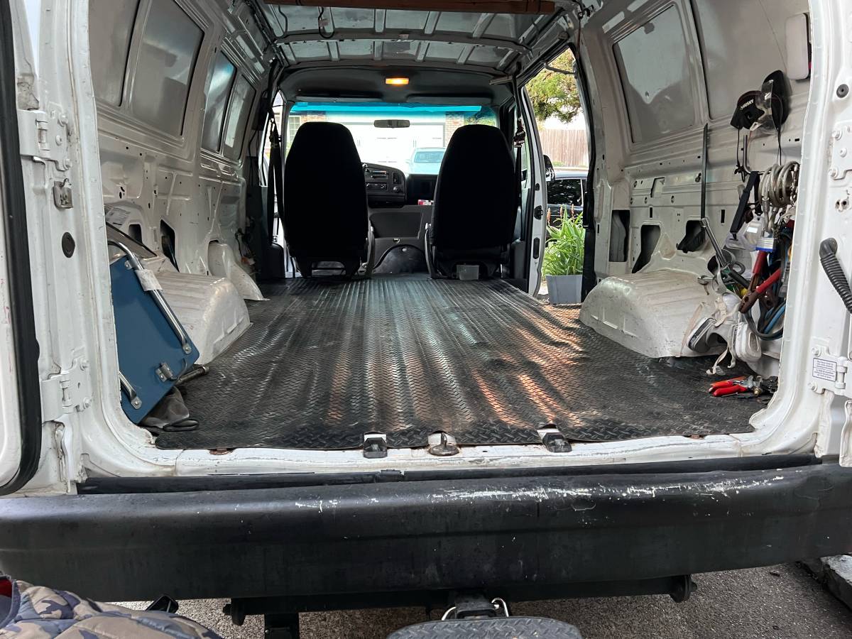 Ford-econoline-e150-cargo-van-1995-white-14