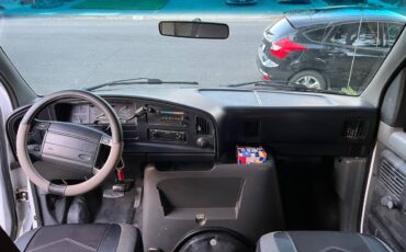 Ford-econoline-e150-cargo-van-1995-white-2