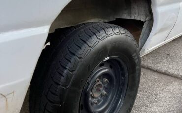 Ford-econoline-e150-cargo-van-1995-white-9