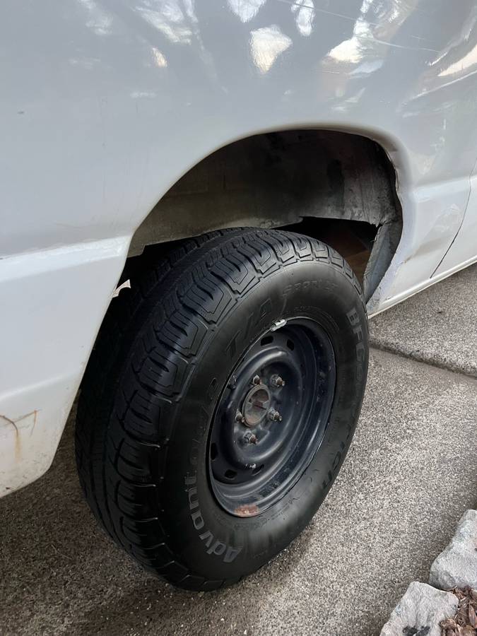 Ford-econoline-e150-cargo-van-1995-white-9