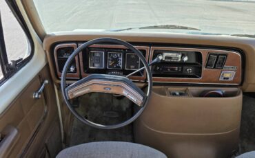 Ford-econoline-e350-1986-white-22