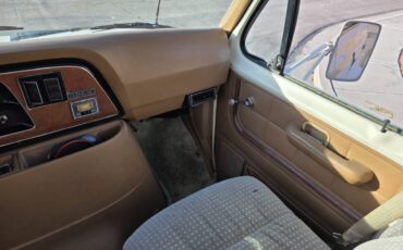 Ford-econoline-e350-1986-white-23