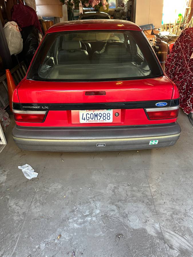 Ford-escort-1990-red