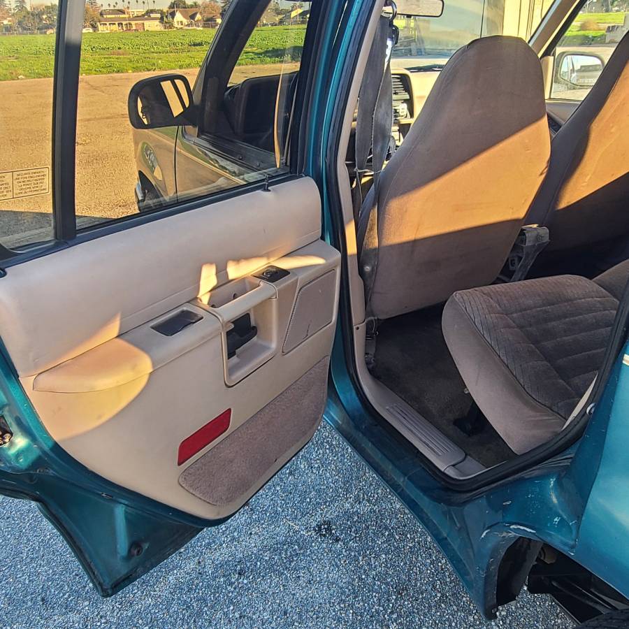 Ford-explorer-1993-blue-13