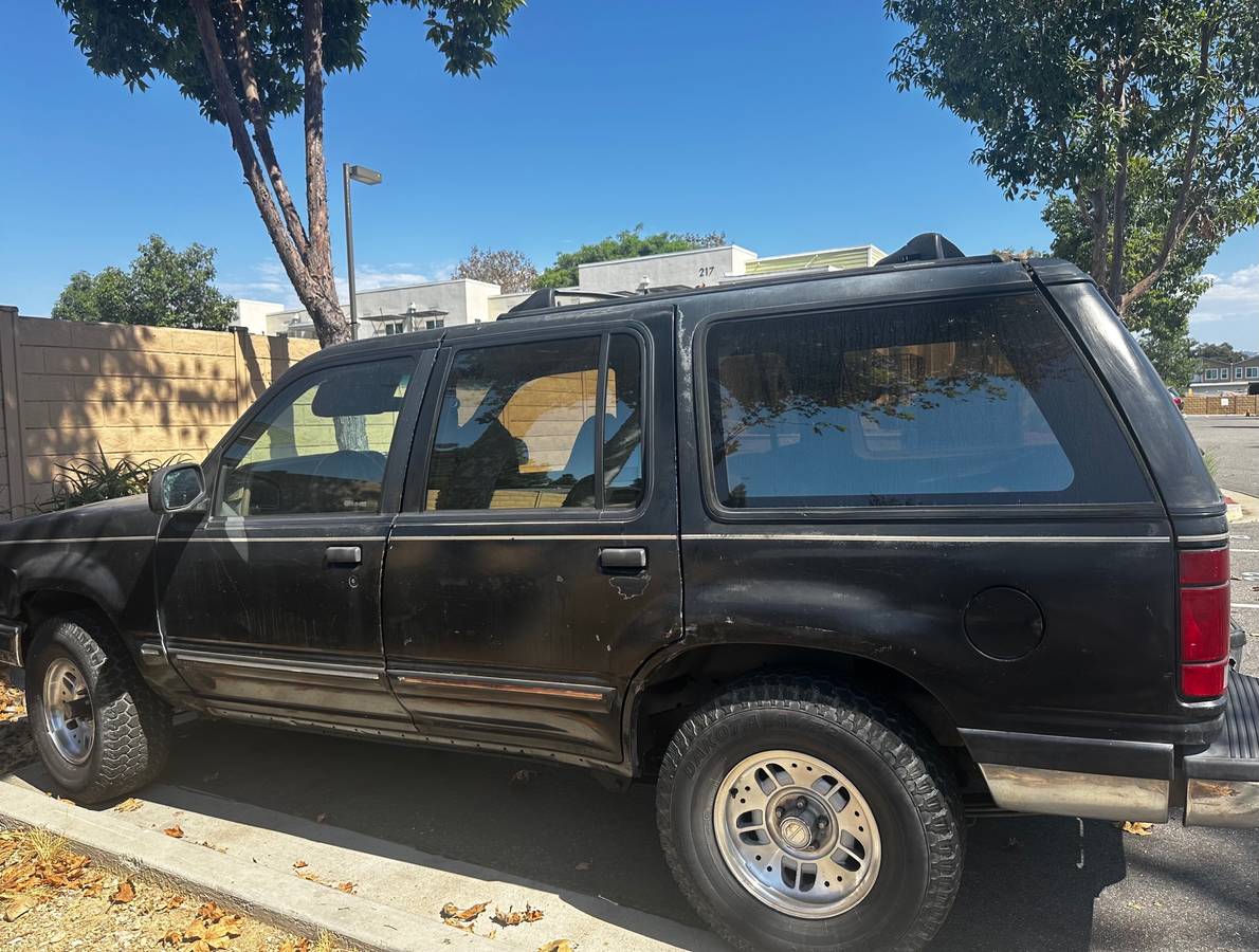 Ford-explorer-1994-black-1