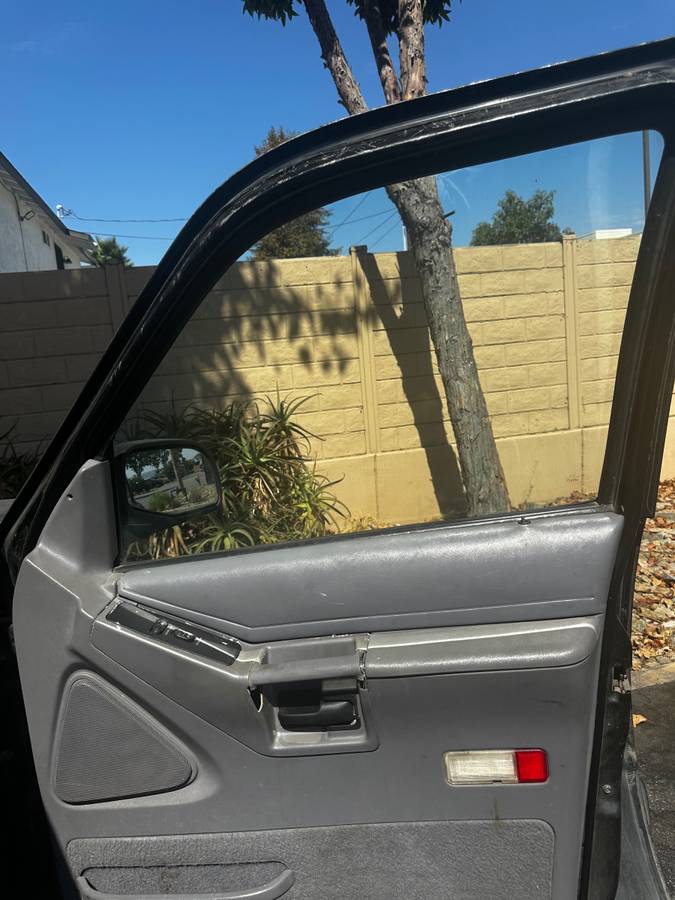 Ford-explorer-1994-black-10