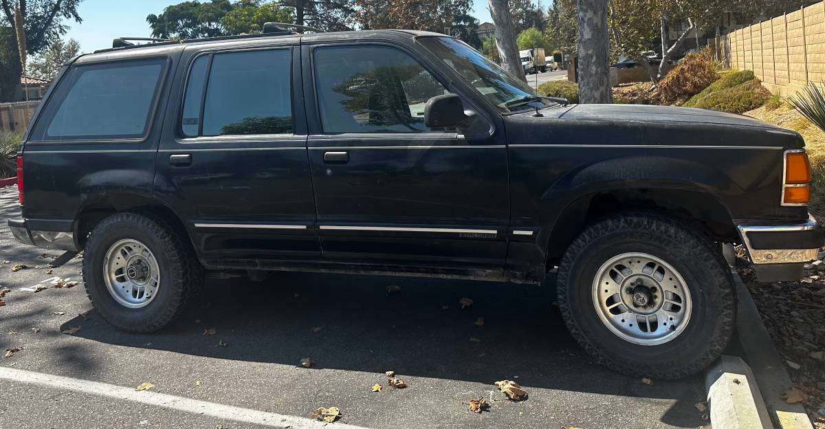Ford-explorer-1994-black-12