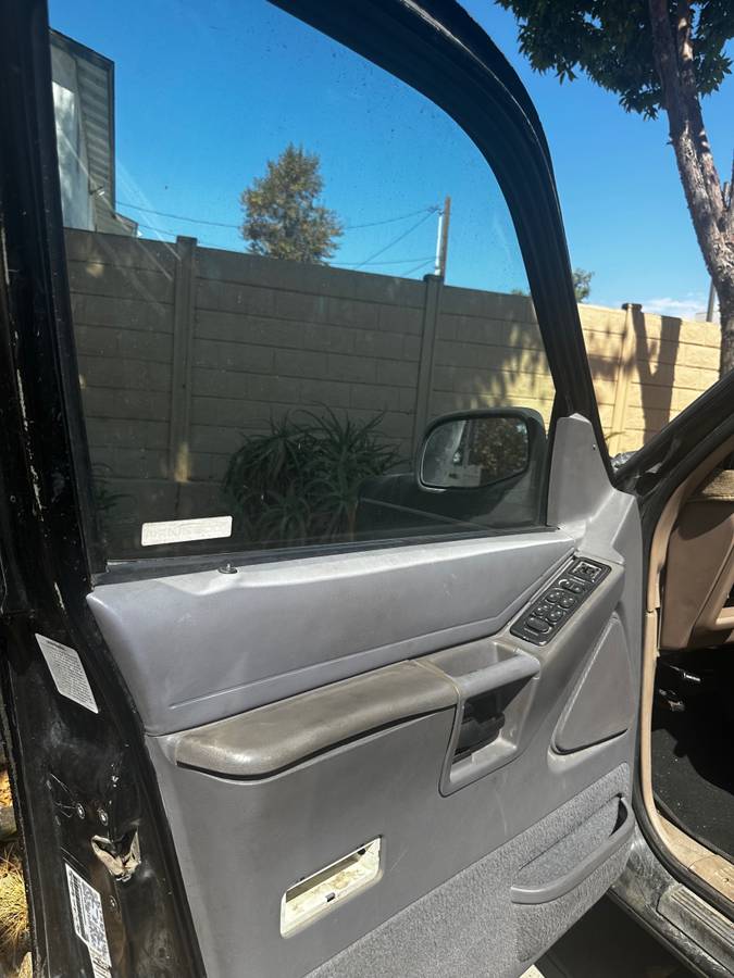 Ford-explorer-1994-black-8