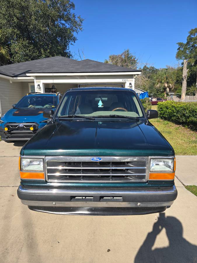 Ford-explorer-xlt-1992-green-1