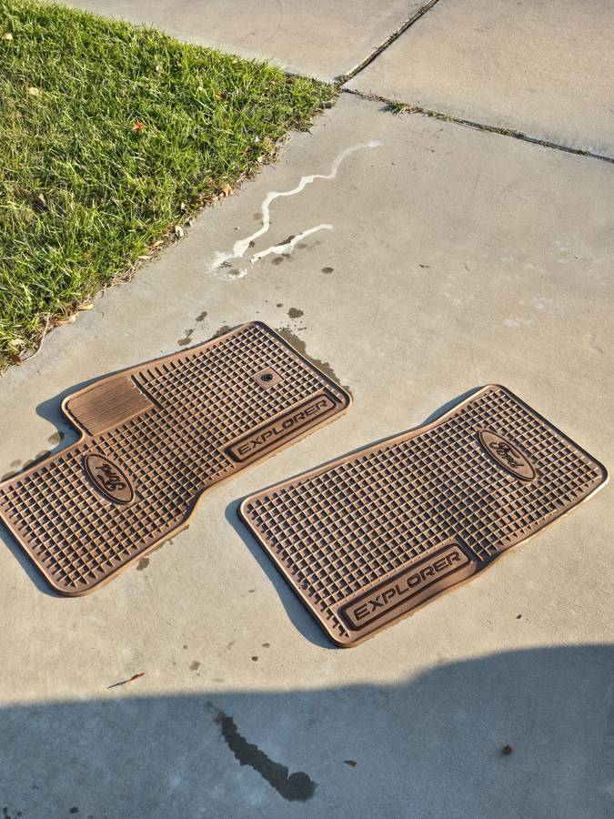 Ford-explorer-xlt-1992-green-17