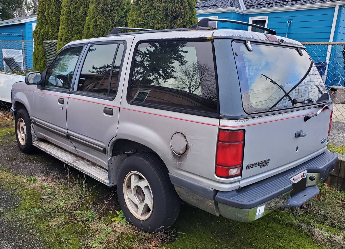 Ford-explorer-xlt-1992-silver-2