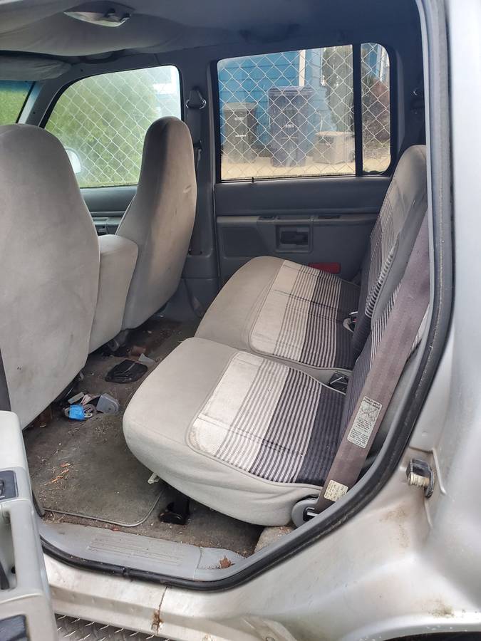 Ford-explorer-xlt-1992-silver-7