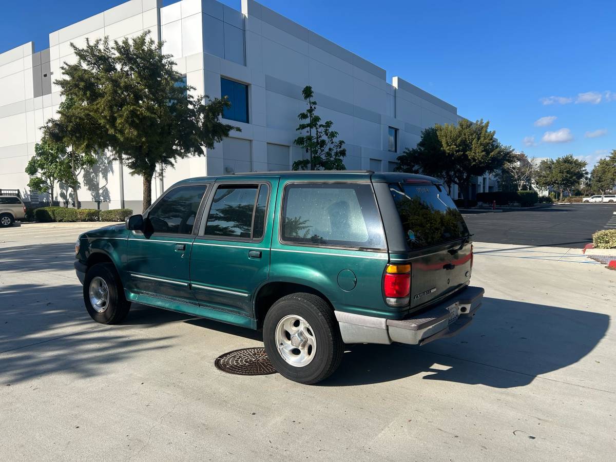 Ford-explorer-xlt-1996-green-2