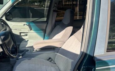 Ford-explorer-xlt-1996-green-4