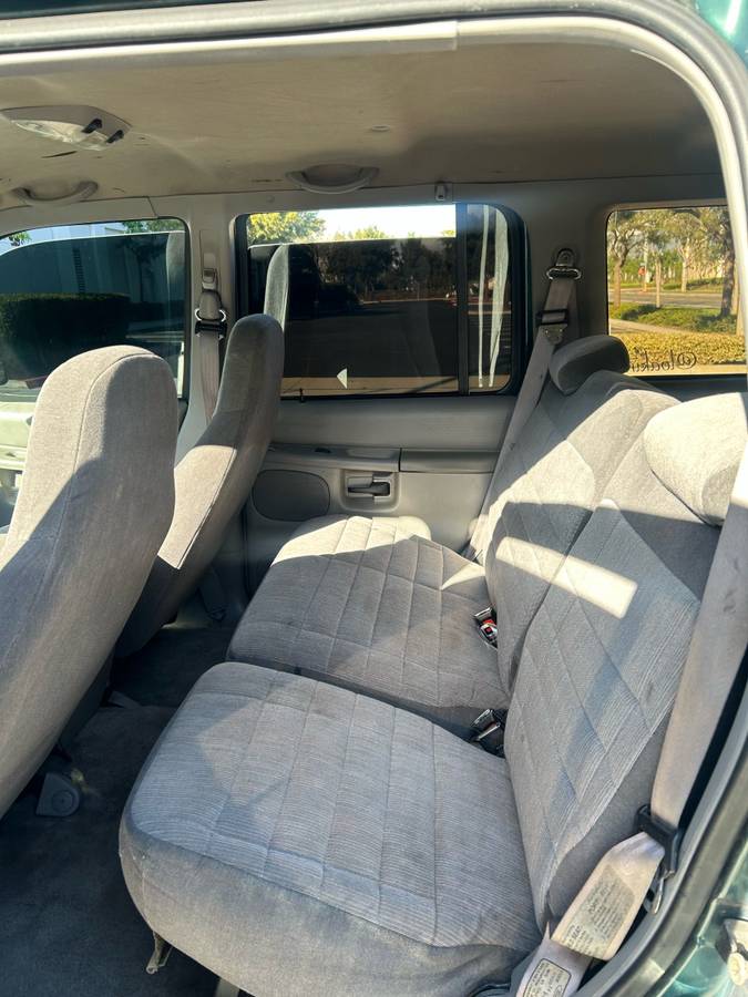 Ford-explorer-xlt-1996-green-5